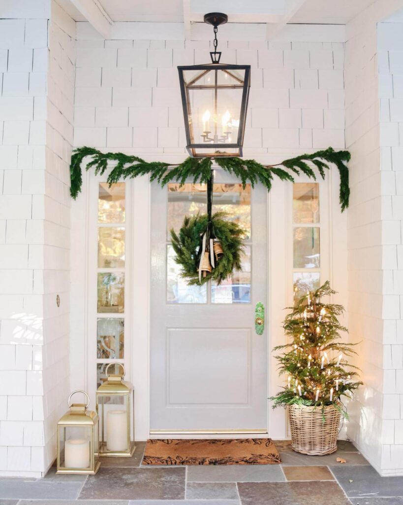 Front Porch Christmas Decor Ideas to Try Now 19
