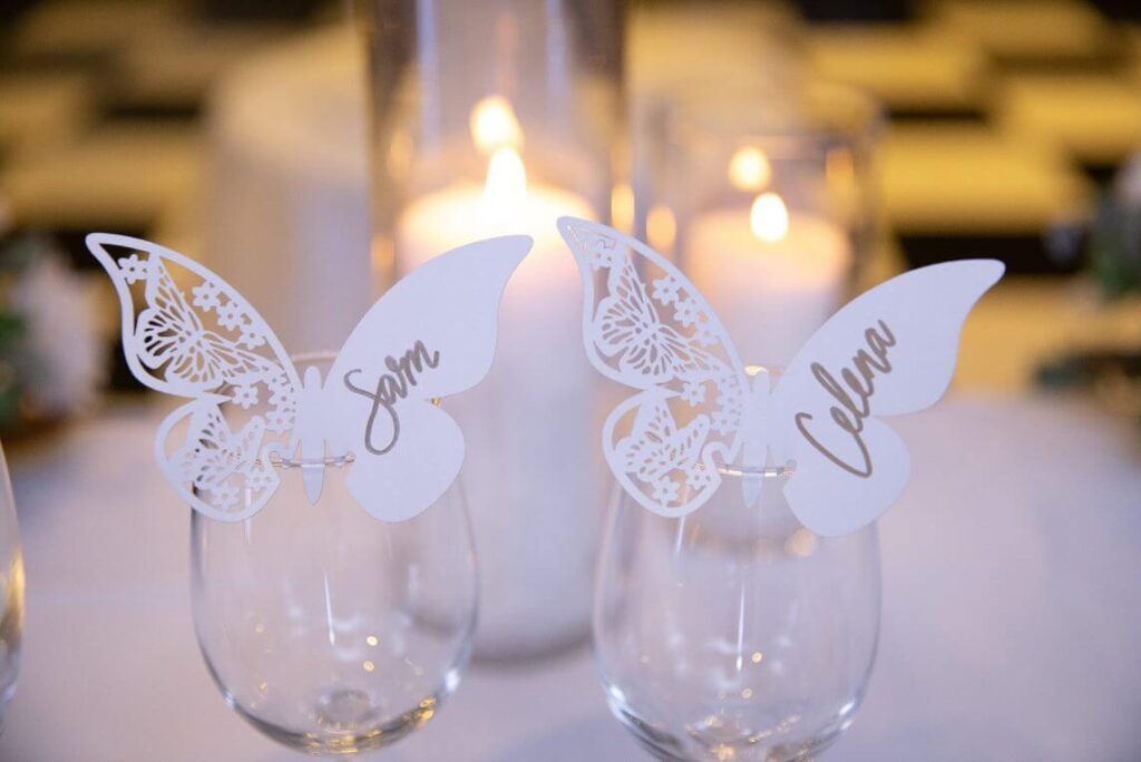Wedding Place Card Ideas to Wow Your Guests 2
