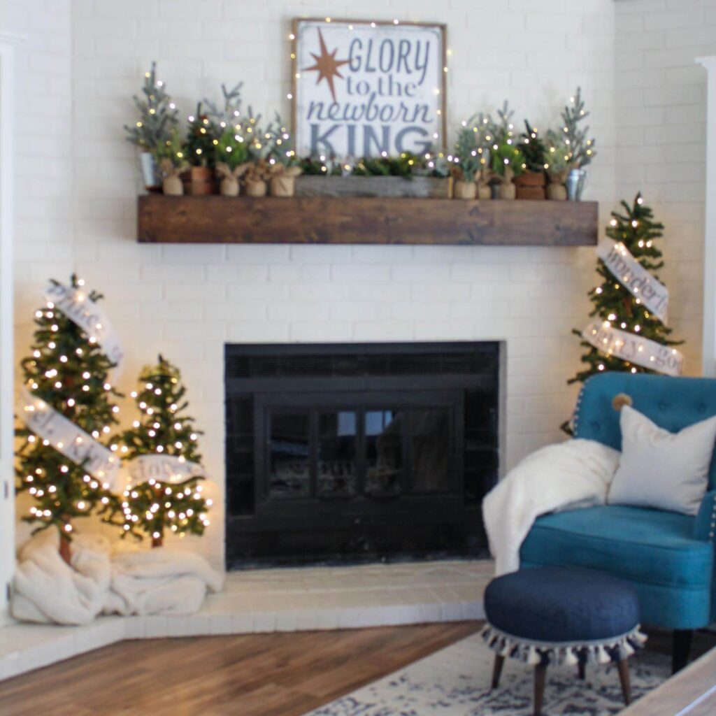 Christmas Mantel Decor Ideas to Try This Year 2