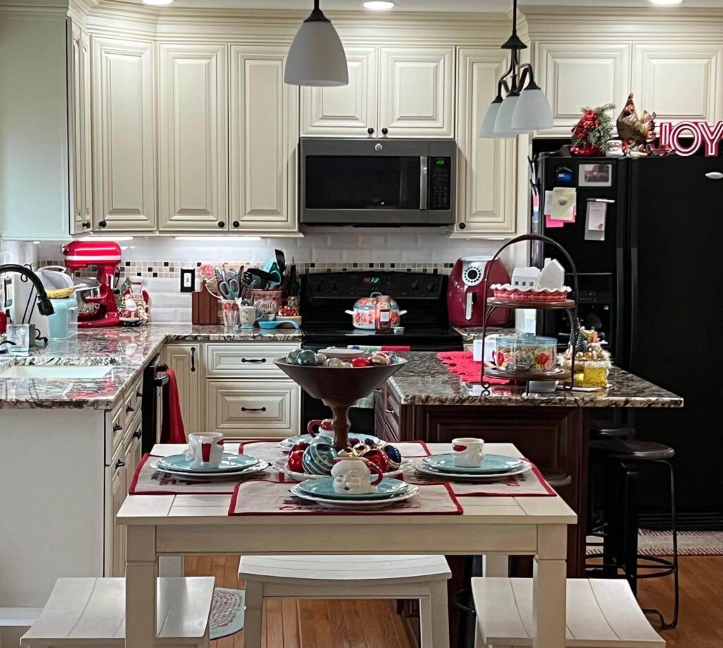Christmas Kitchen Decor Ideas to Try Now 2