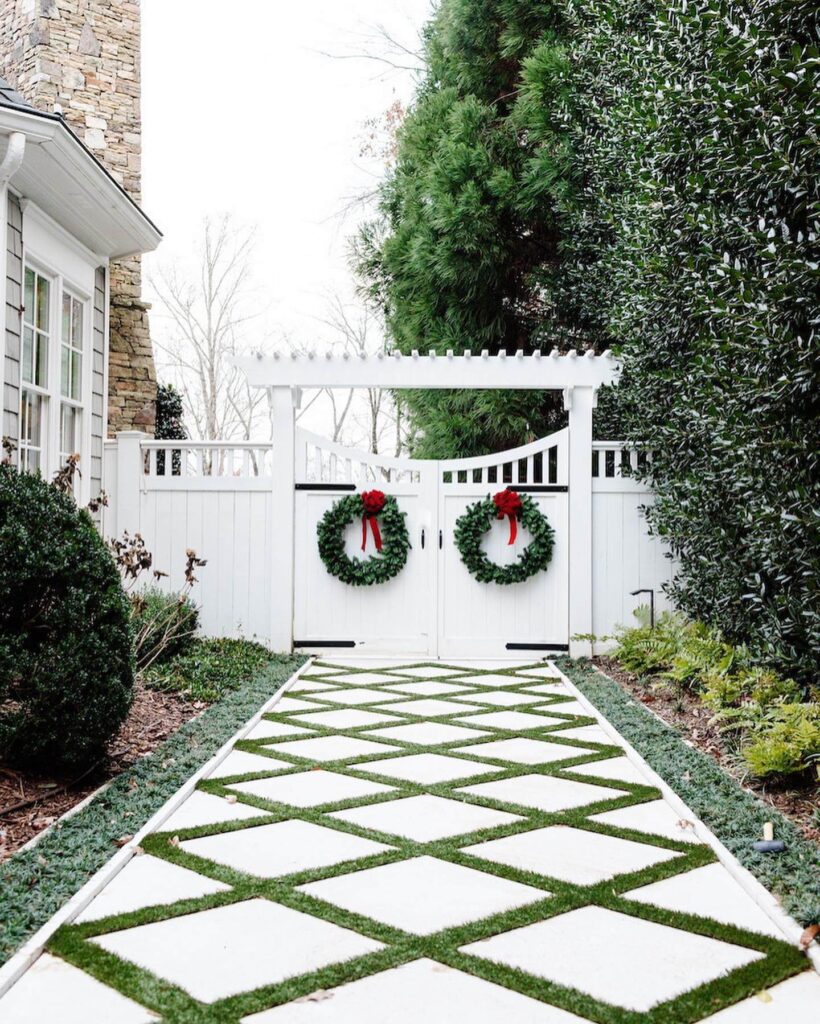 Christmas Outdoor Decorating Ideas to Wow 20