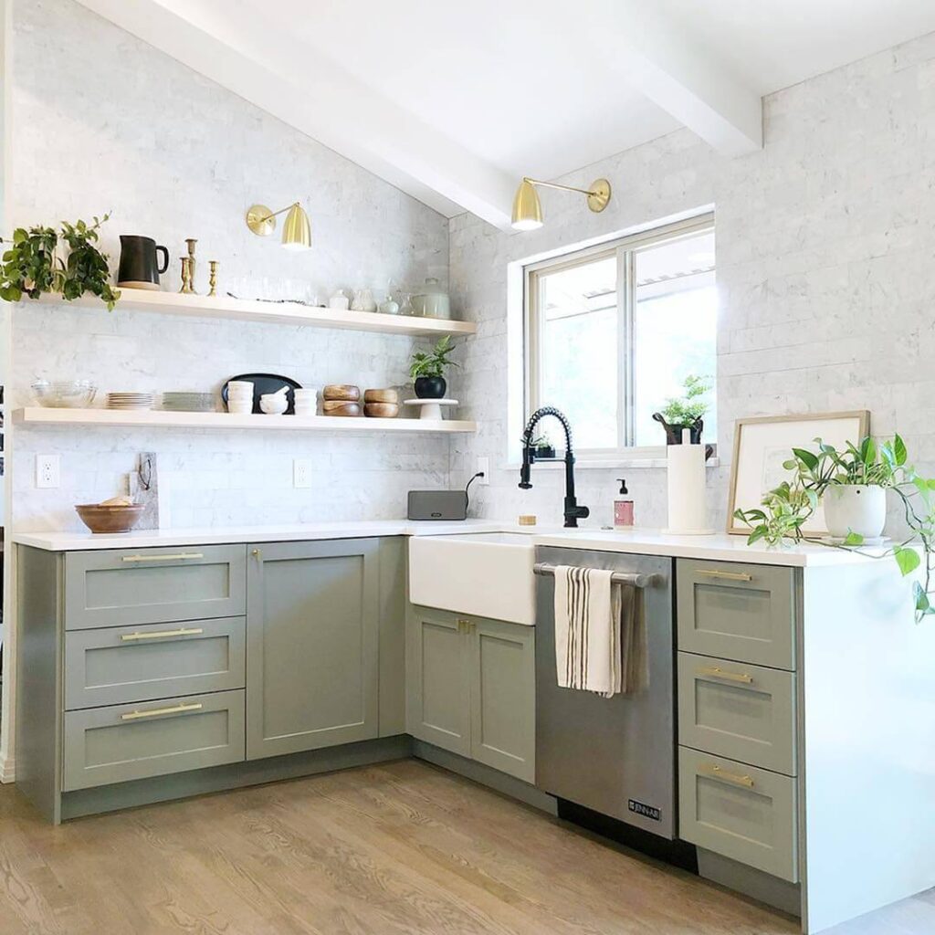 Trending Kitchen Cabinet Colors to Try Now 20