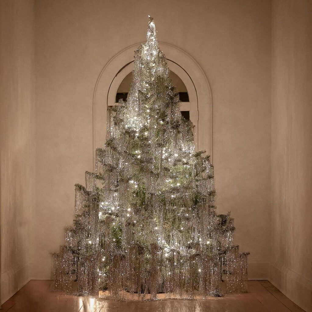 Minimalist Christmas Decor Ideas for a Calm Holiday 21