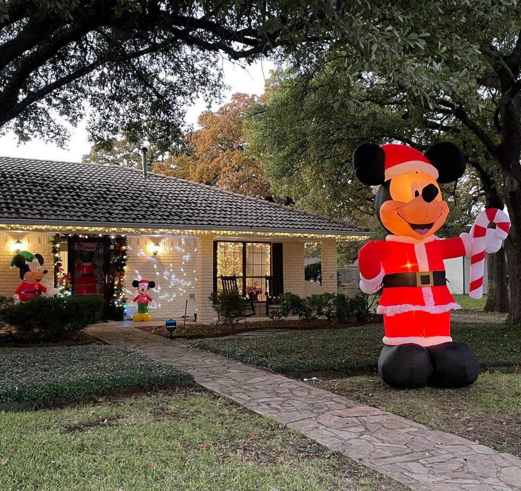 Christmas Yard Decor Ideas That Shine Bright 21
