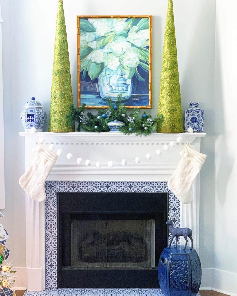 Christmas Mantel Decor Ideas to Try This Year 21