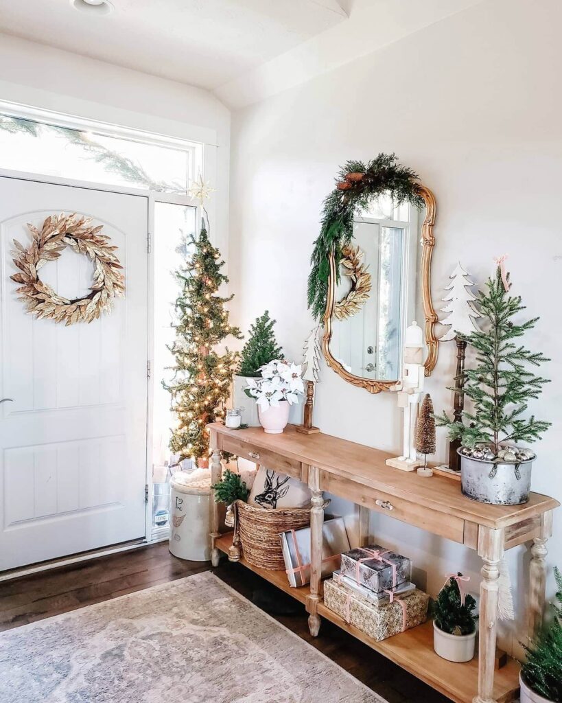 Christmas Entryway Ideas to Welcome Guests 22