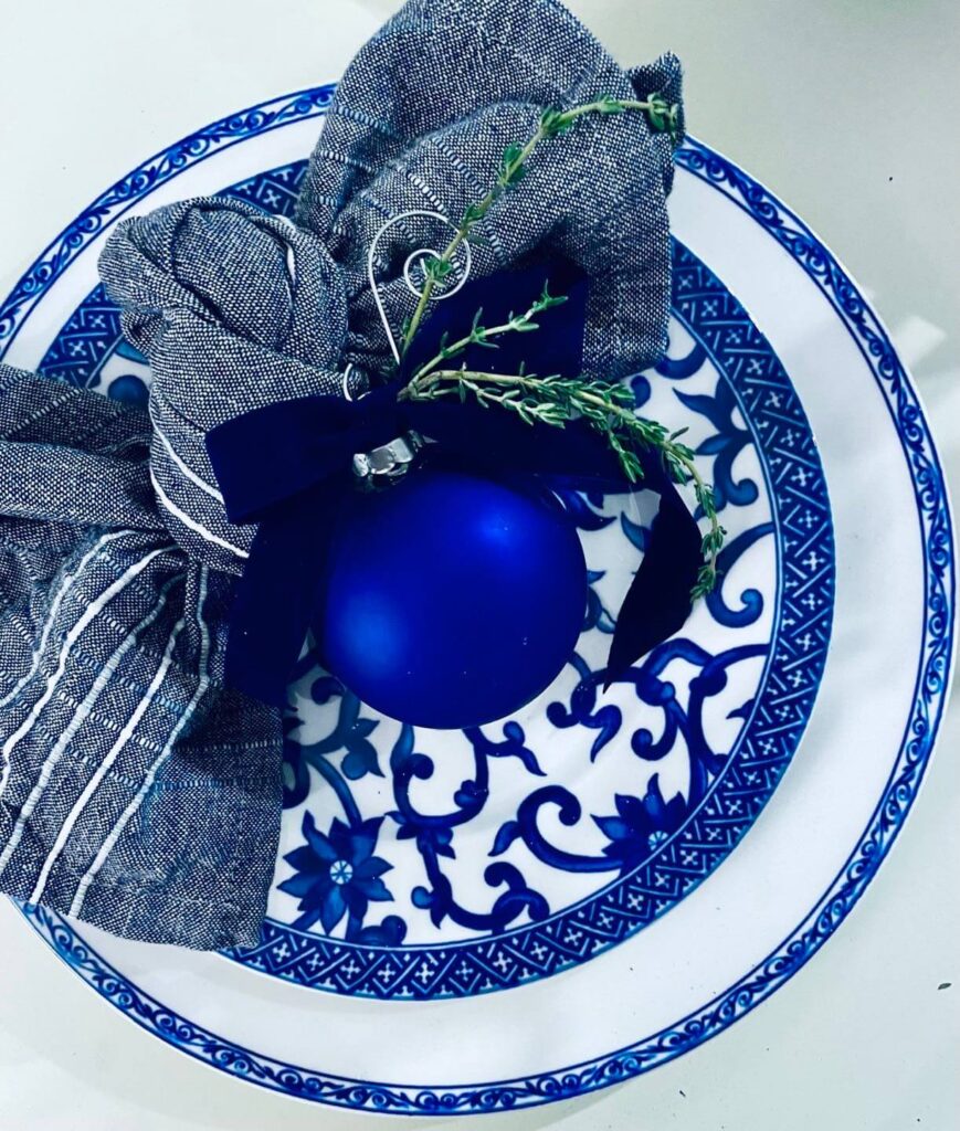 Blue and White Christmas Decor Ideas to Try 22