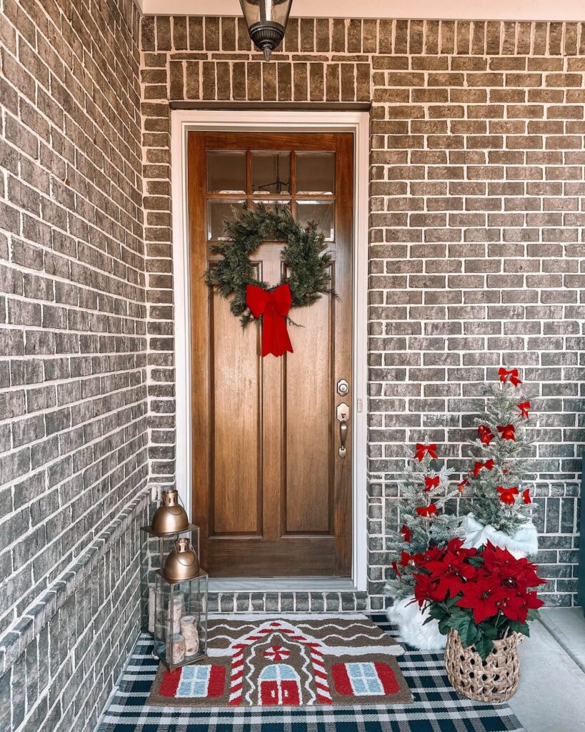 Front Porch Christmas Decor Ideas to Try Now 22