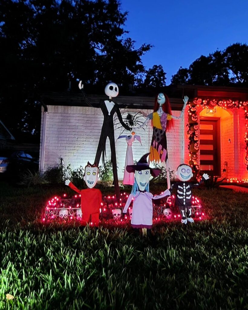 Christmas Yard Decor Ideas That Shine Bright 22