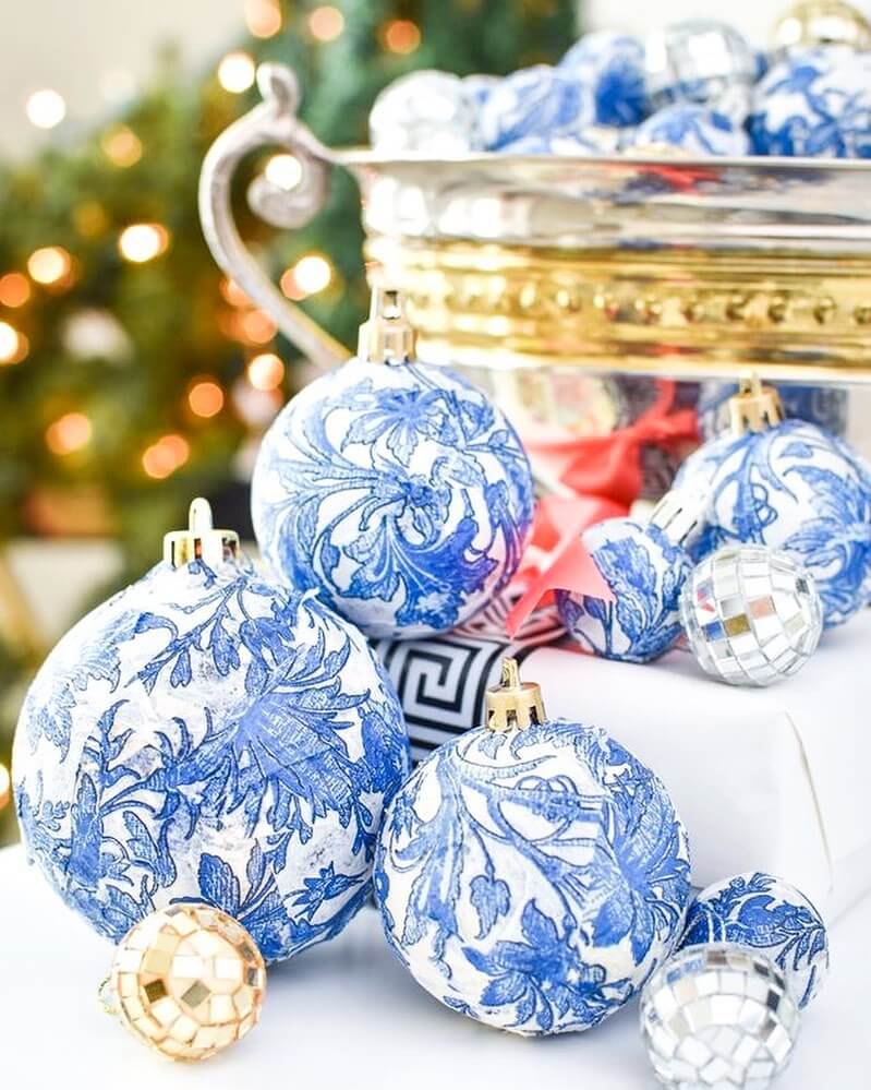 Blue and White Christmas Decor Ideas to Try 23