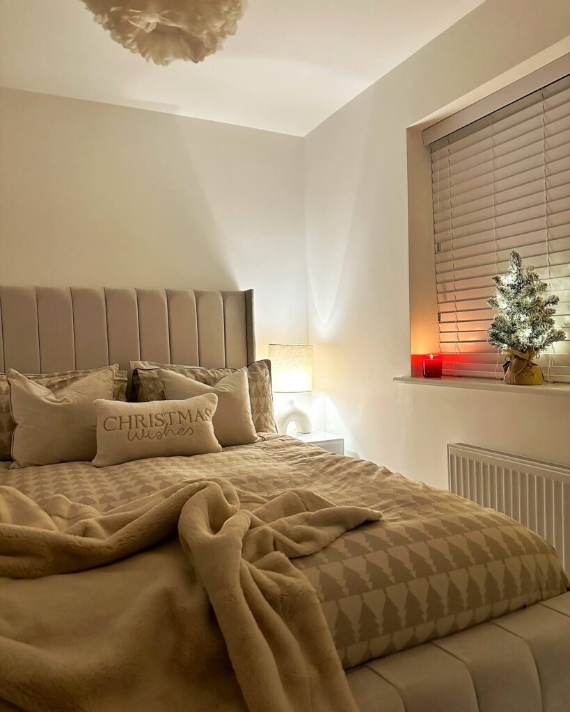 Christmas Bedding Ideas for a Festive Bedroom 23