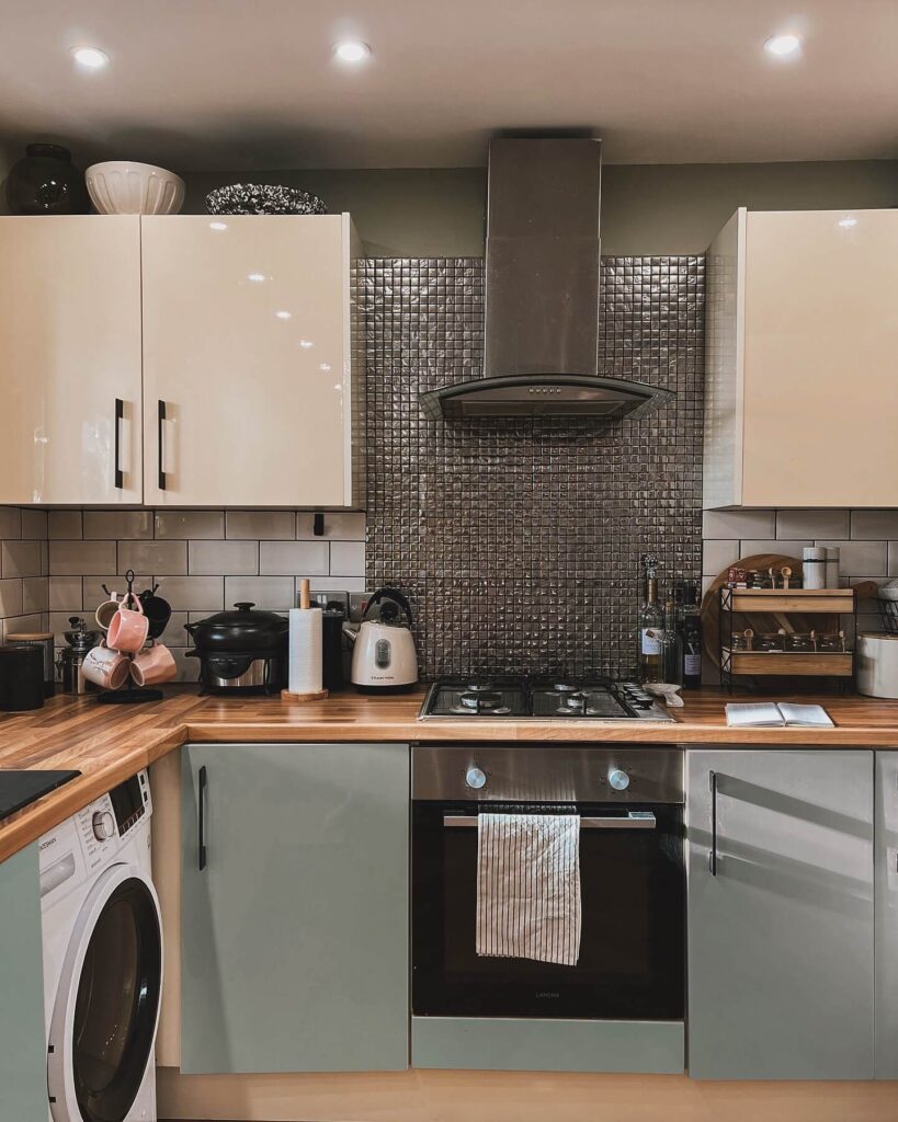 Two-Tone Kitchen Cabinet Ideas to Try Now 23