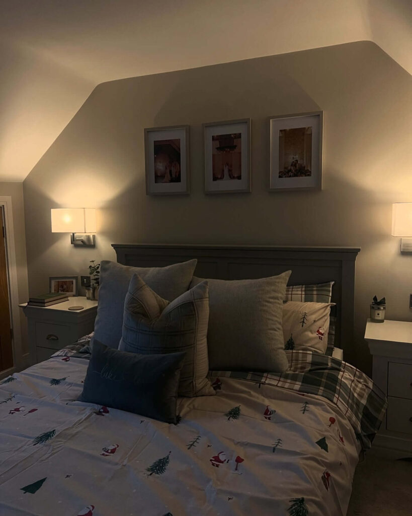 Christmas Bedding Ideas for a Festive Bedroom 24