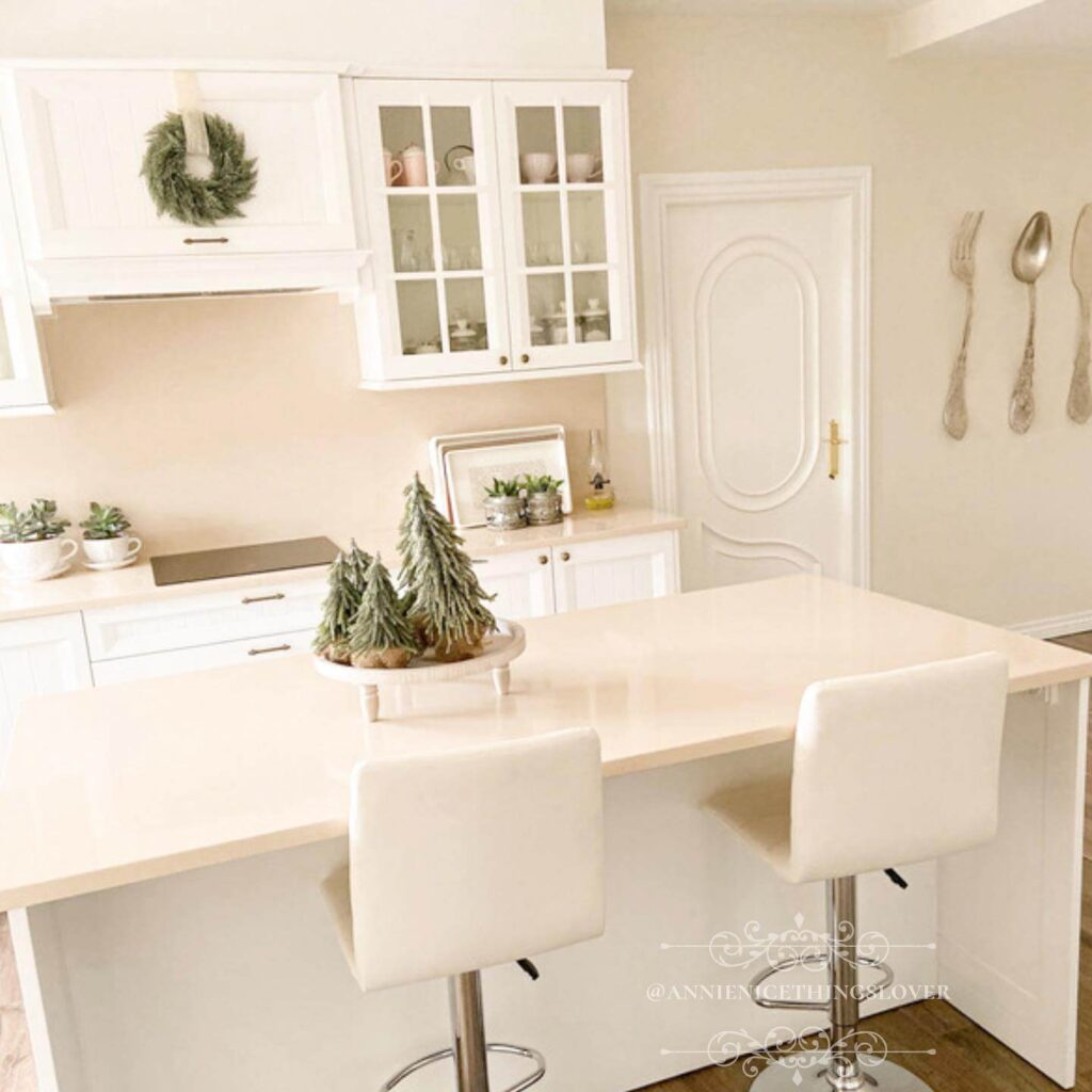 Christmas Kitchen Decor Ideas to Try Now 24