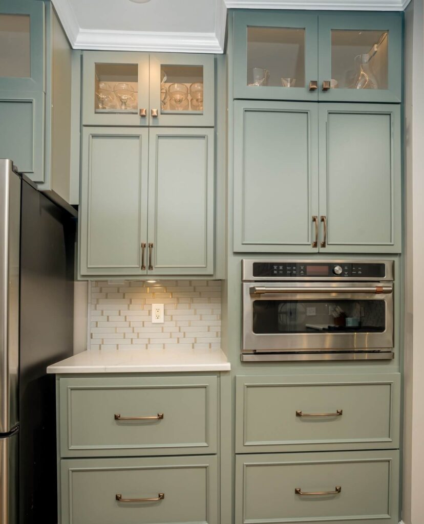 Trending Kitchen Cabinet Colors to Try Now 25