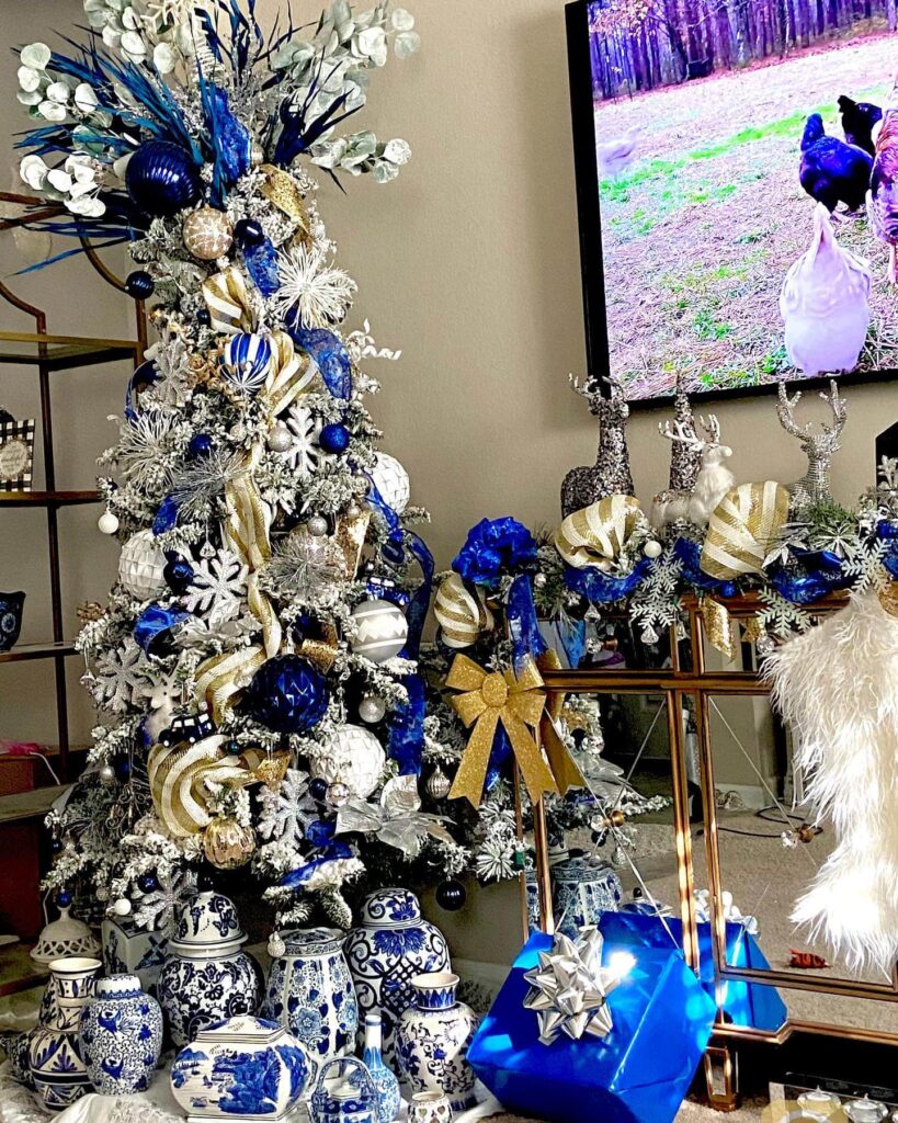 Blue and White Christmas Decor Ideas to Try 25