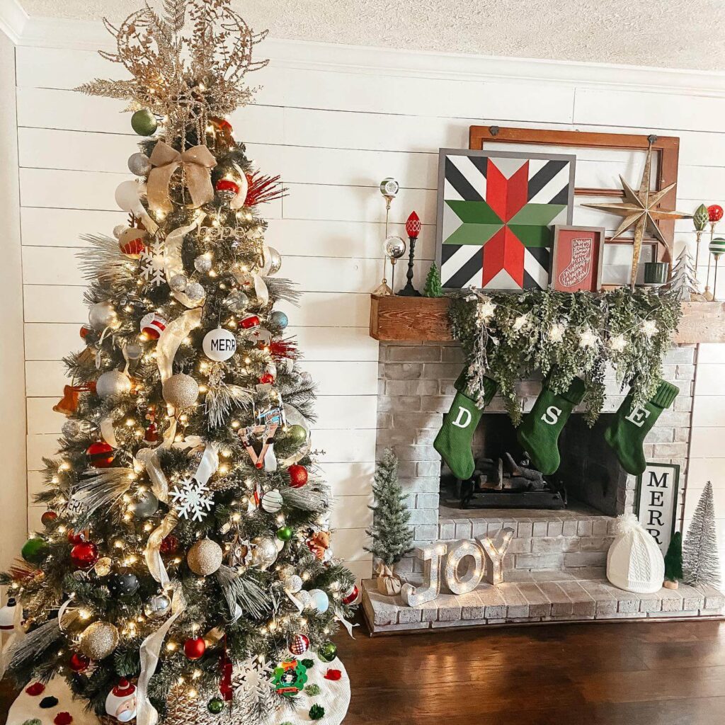 Christmas Mantel Decor Ideas to Try This Year 25