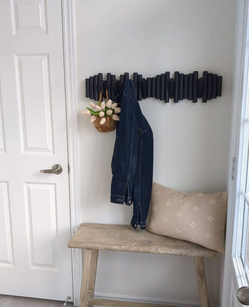 Entryway Ideas to Welcome in Style 25