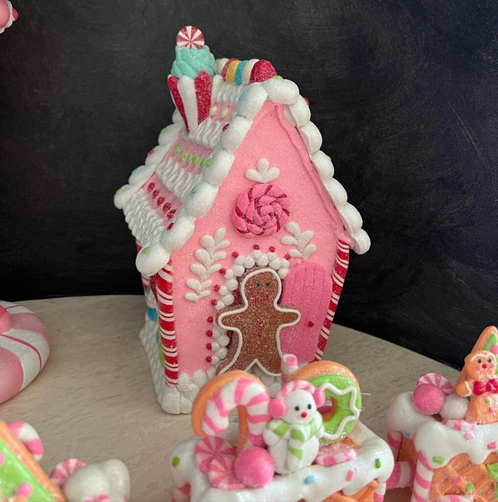 Pink Christmas Decor Ideas You’ll Love 25