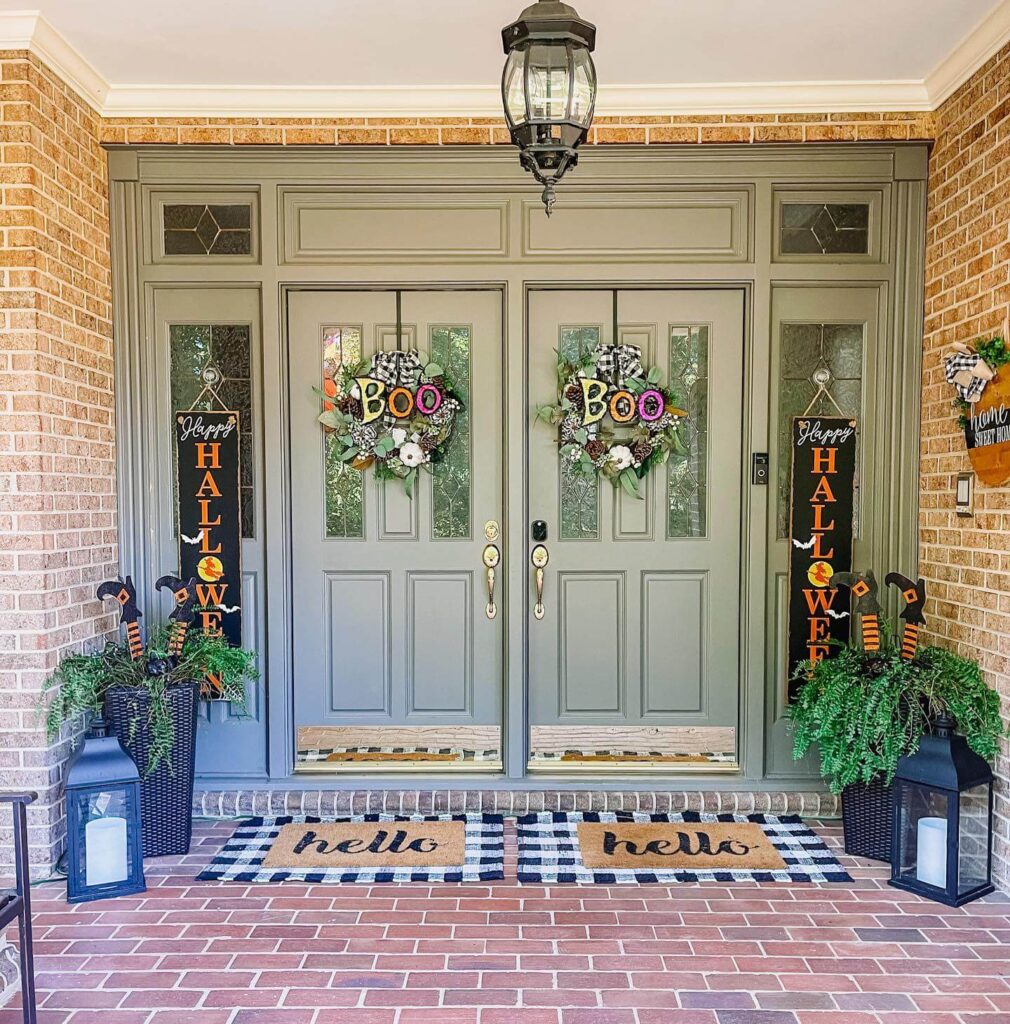 Thanksgiving Porch Decor Ideas to Welcome Fall 25