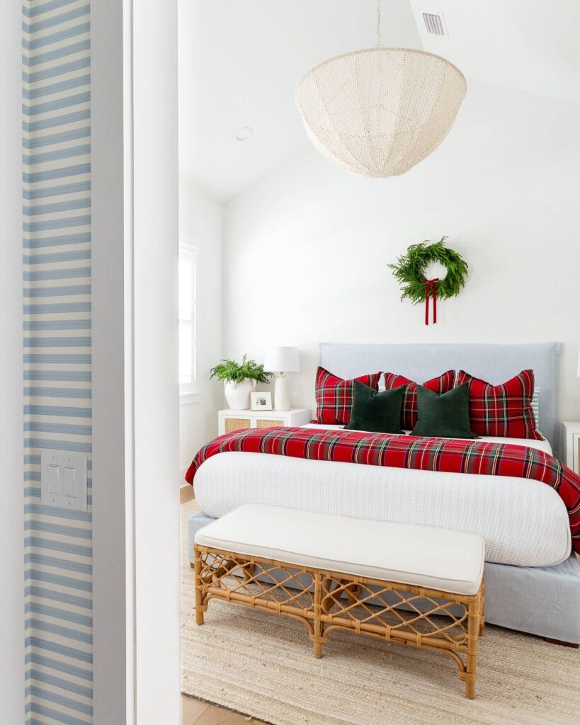 Christmas Bedding Ideas for a Festive Bedroom 26