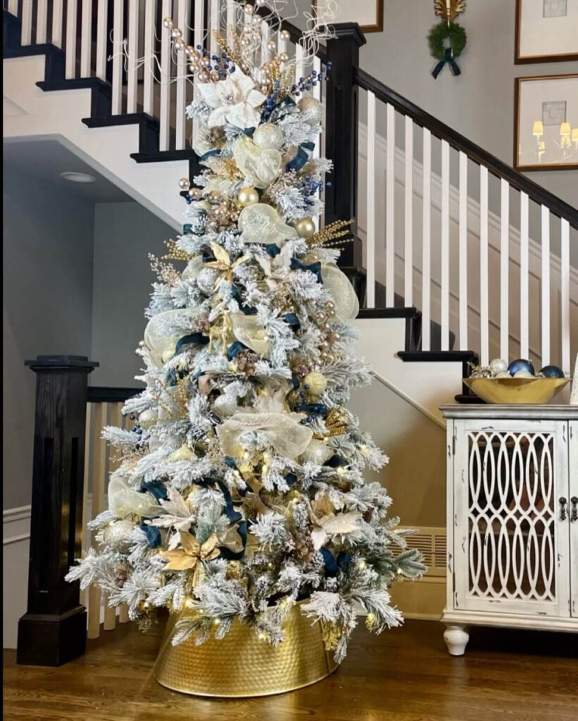 Christmas Tree Decor Ideas for Every Style 26