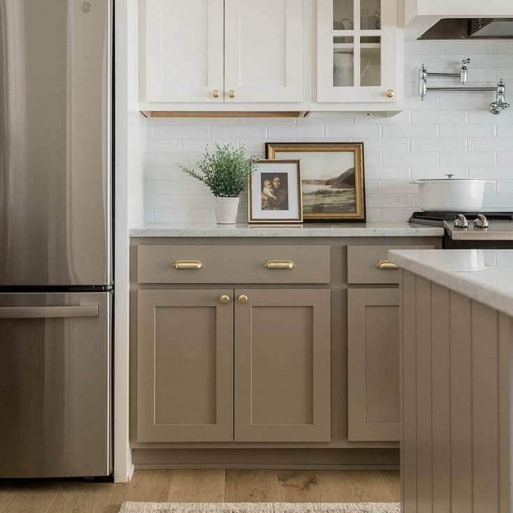Trending Kitchen Cabinet Colors to Try Now 26