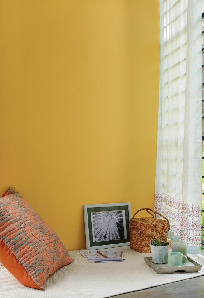 Curtain Color Ideas to Refresh Any Room 26