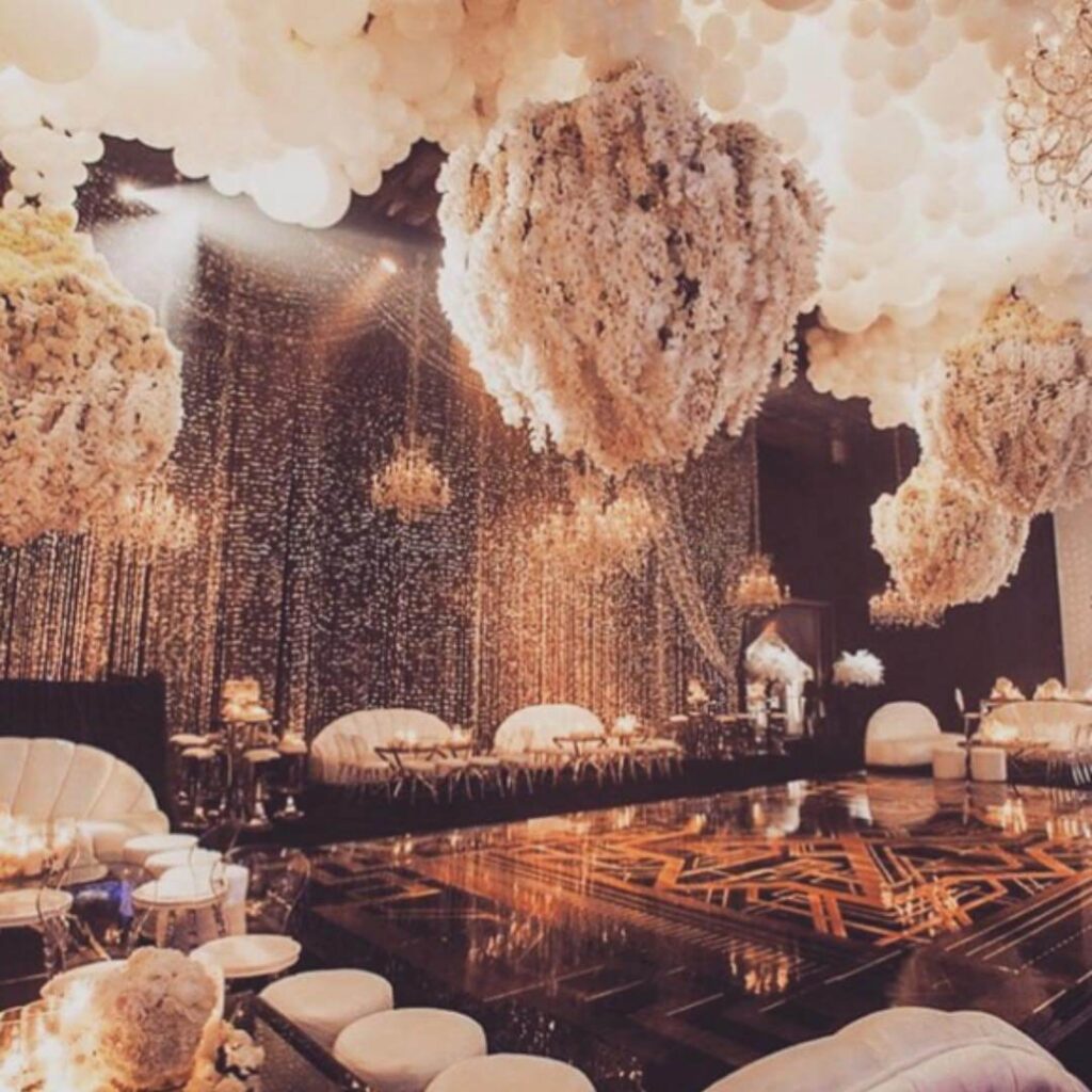 Glam Christmas Decor Ideas for a Luxe Look 27