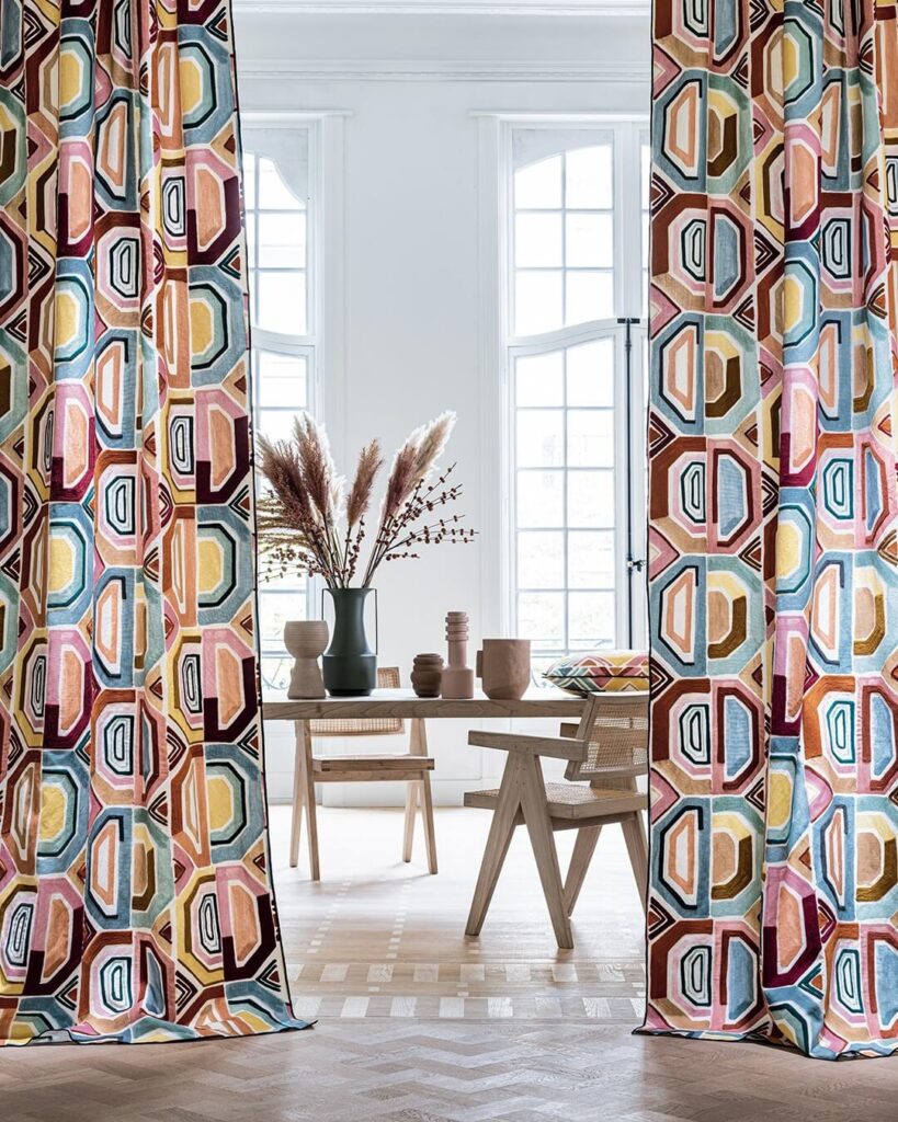 Curtain Color Ideas to Refresh Any Room 27