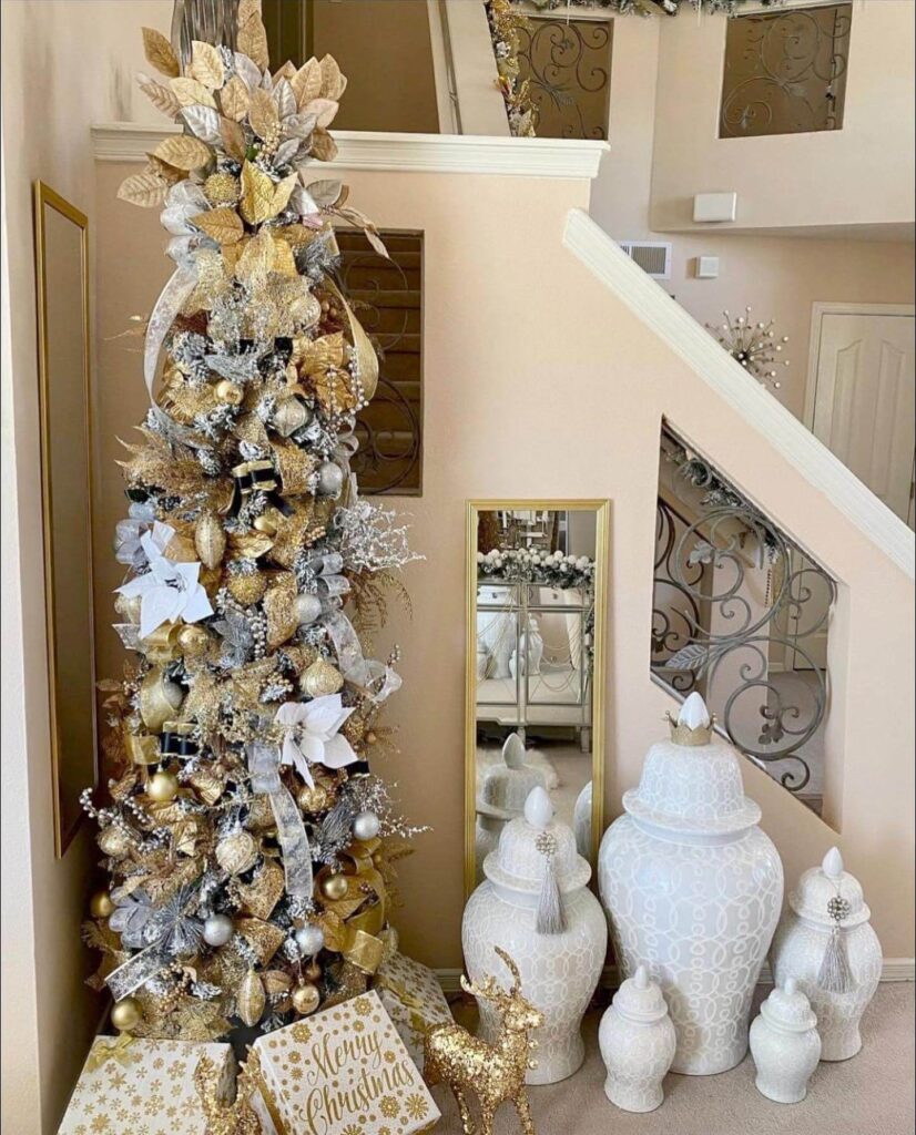 Glam Christmas Decor Ideas for a Luxe Look 28