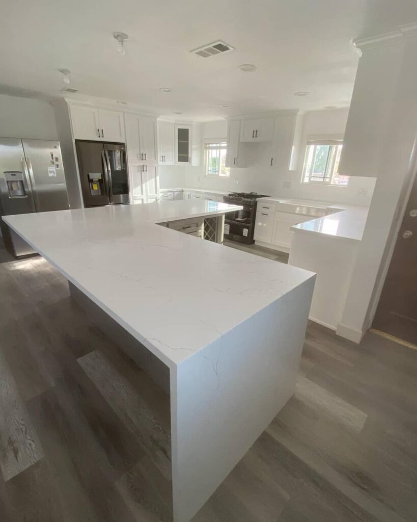 Two-Tone Kitchen Cabinet Ideas to Try Now 28