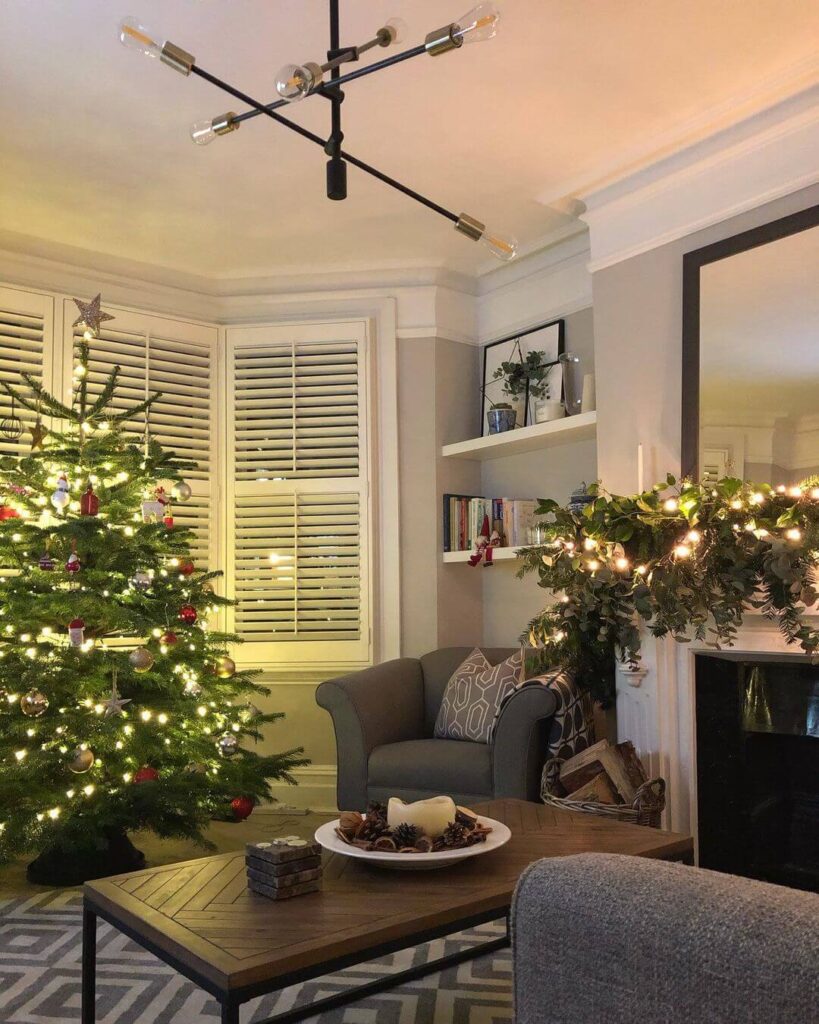 Christmas Living Room Ideas for a Festive Home 29