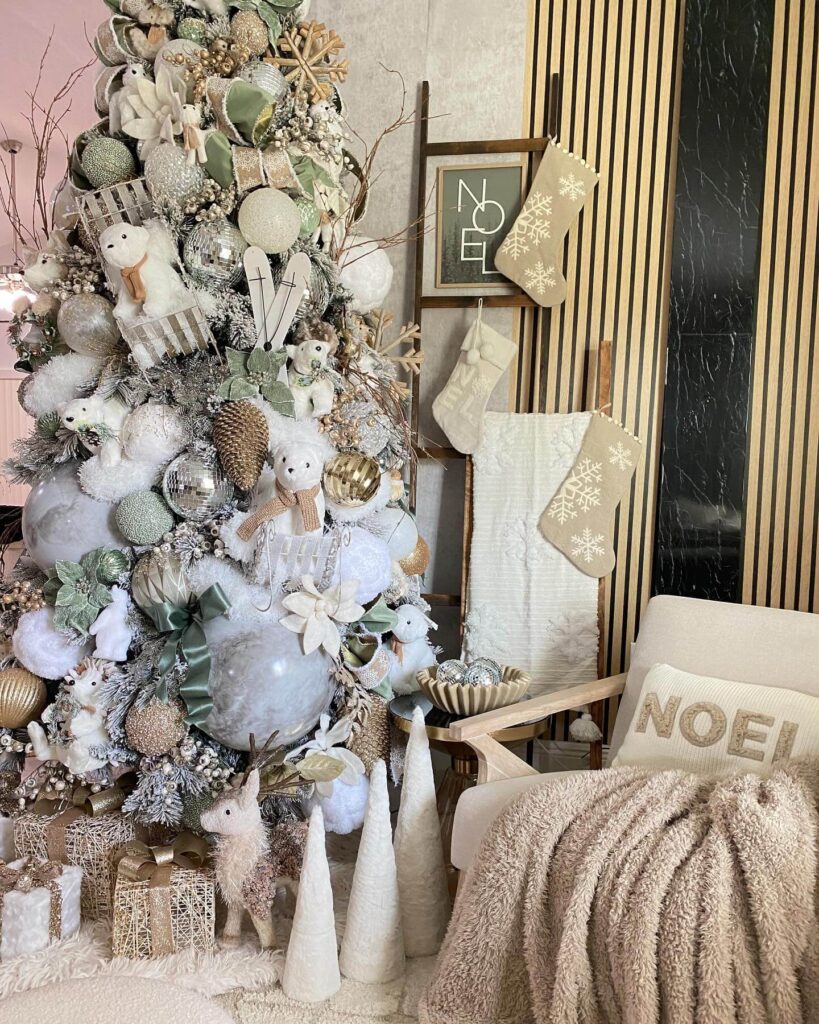 Christmas Tree Decor Ideas for Every Style 29