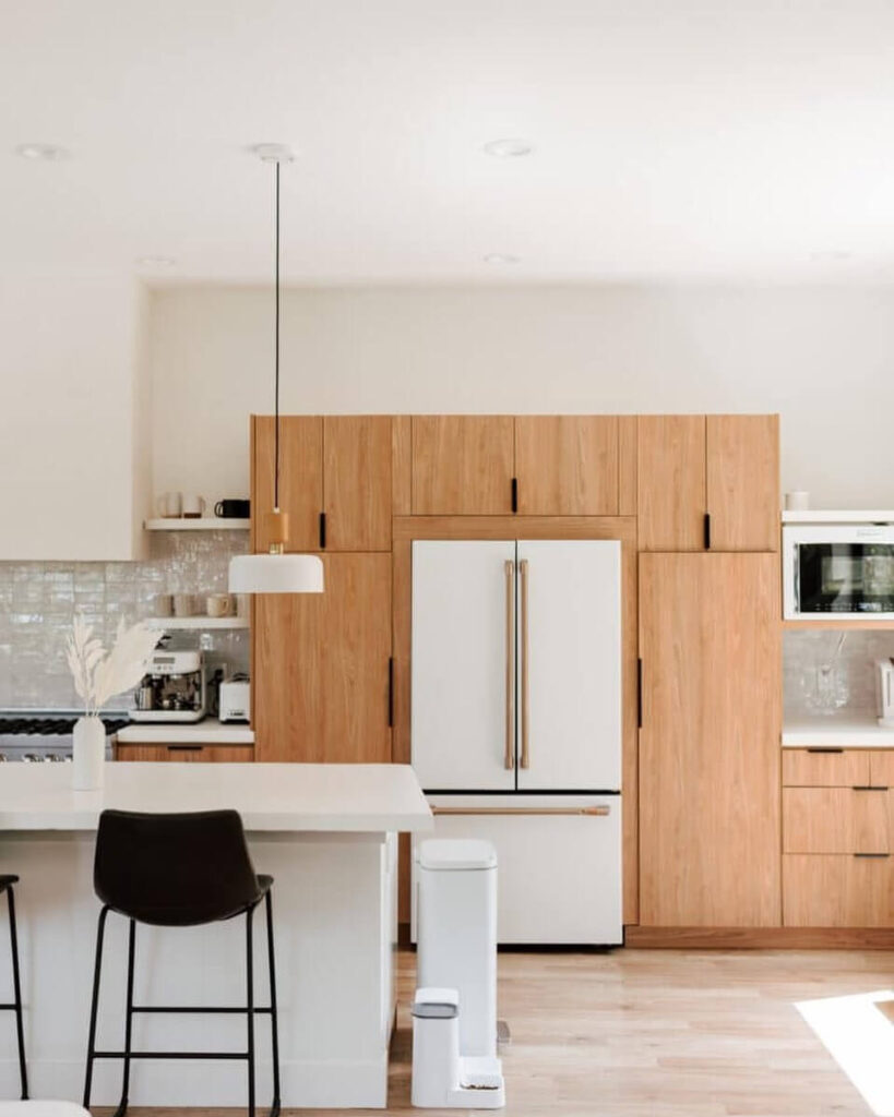 Two-Tone Kitchen Cabinet Ideas to Try Now 29
