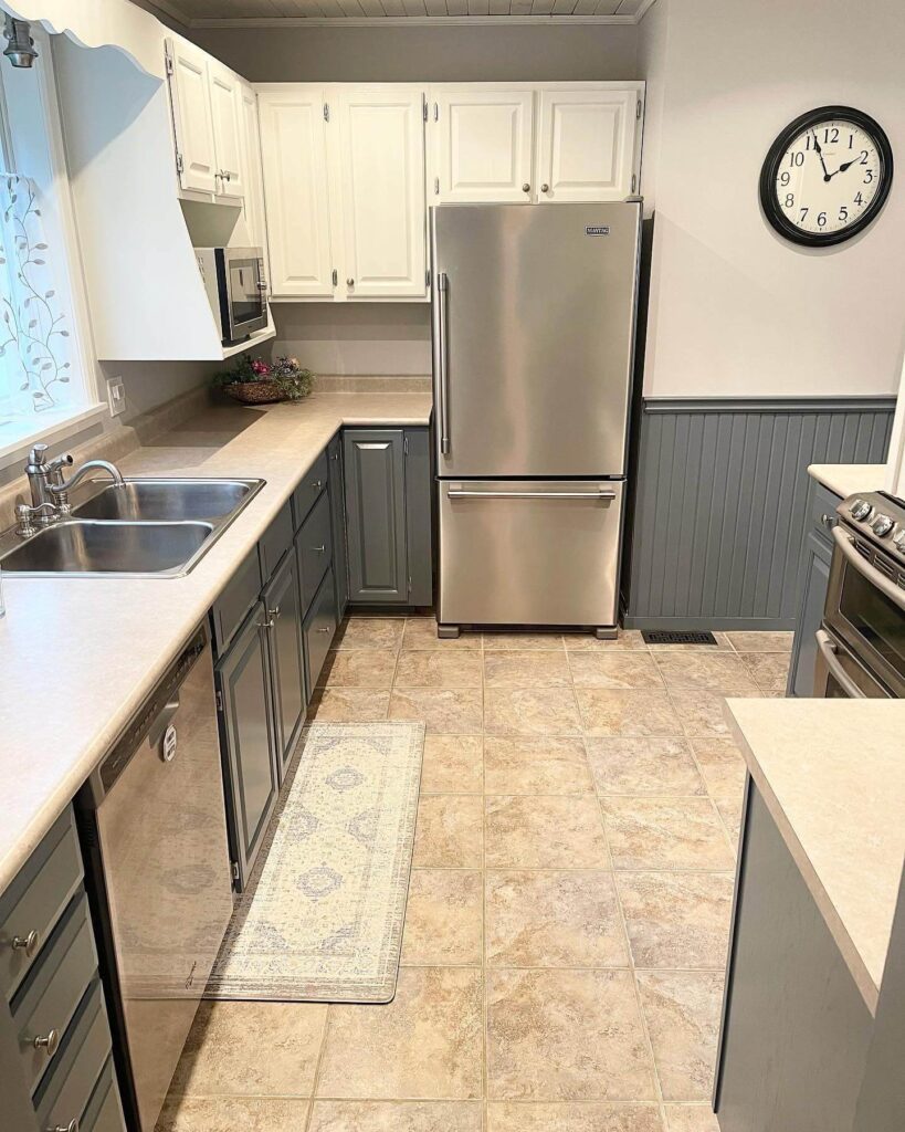 Two-Tone Kitchen Cabinet Ideas to Try Now 3