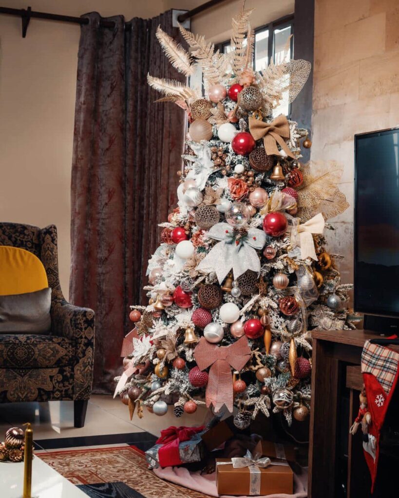 Christmas Tree Decor Ideas for Every Style 3