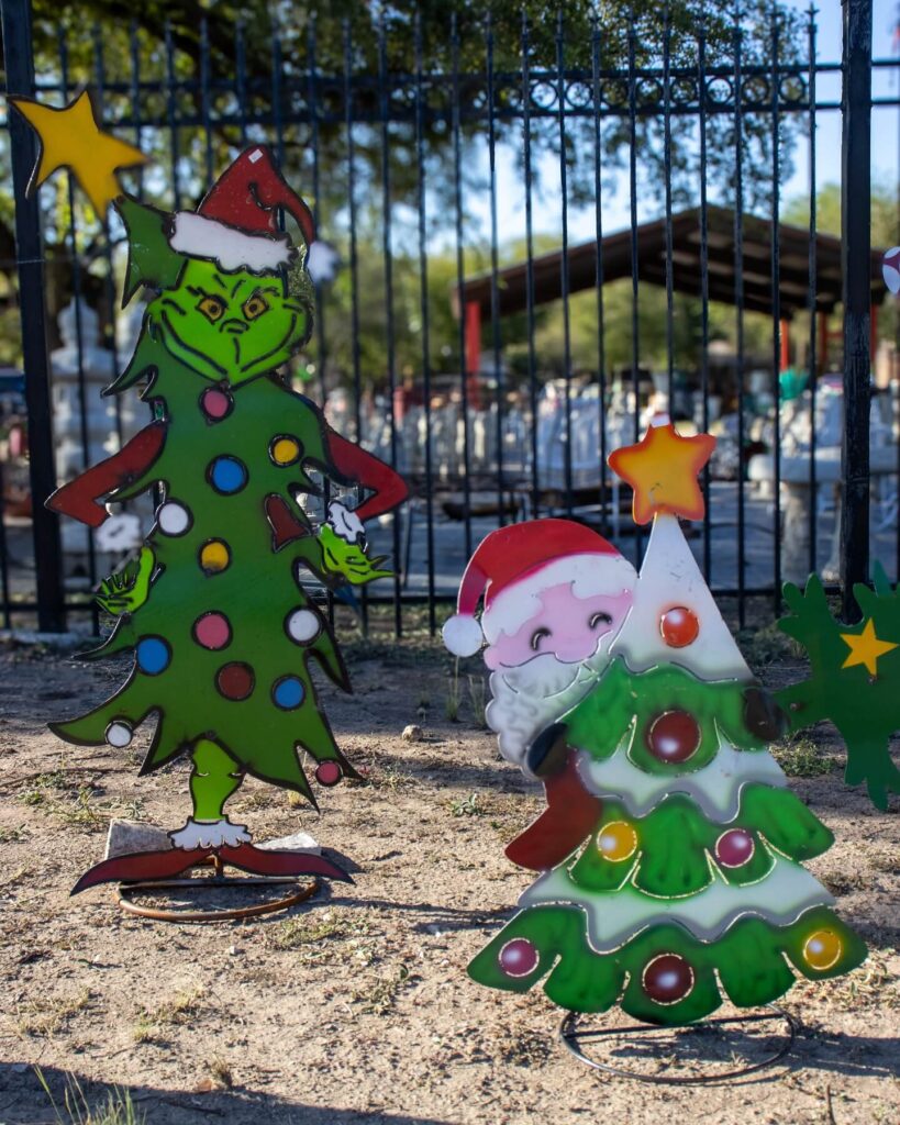 Christmas Yard Decor Ideas That Shine Bright 30