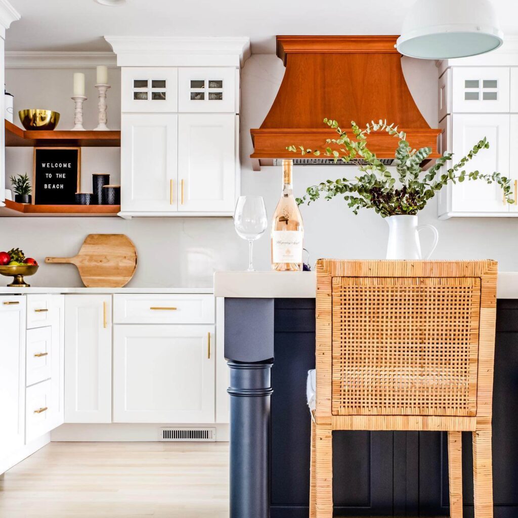 Trending Kitchen Cabinet Colors to Try Now 31