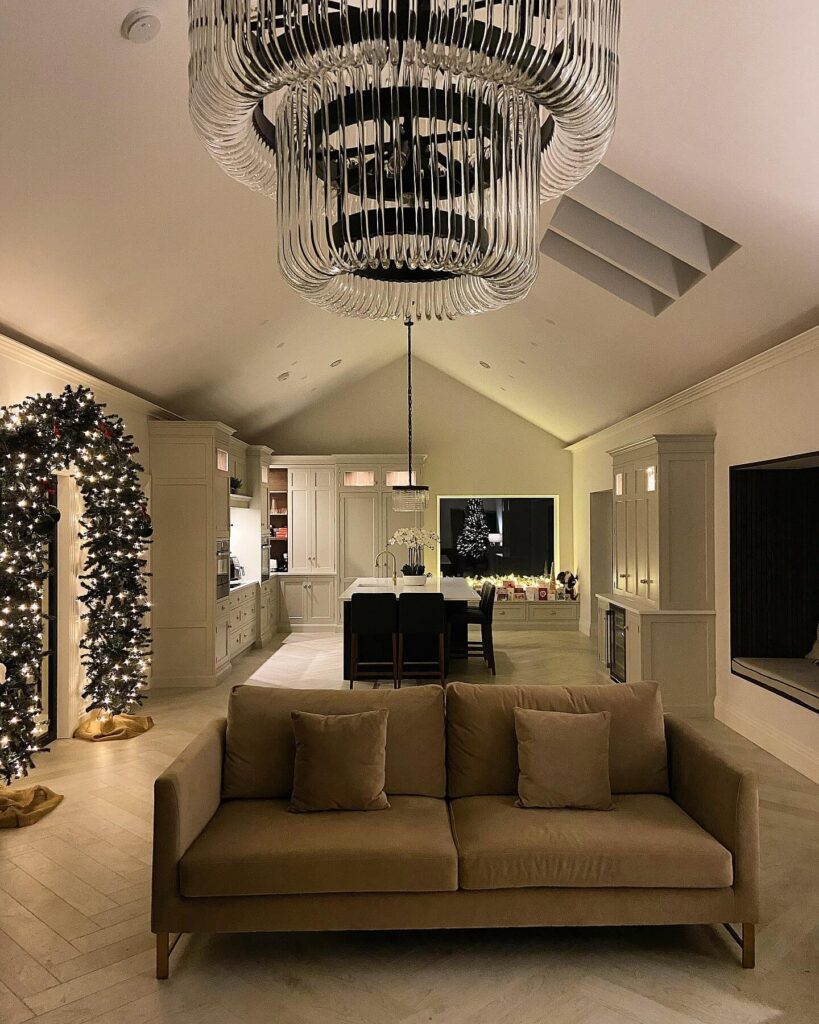 Christmas Lighting Ideas to Brighten the Season 31