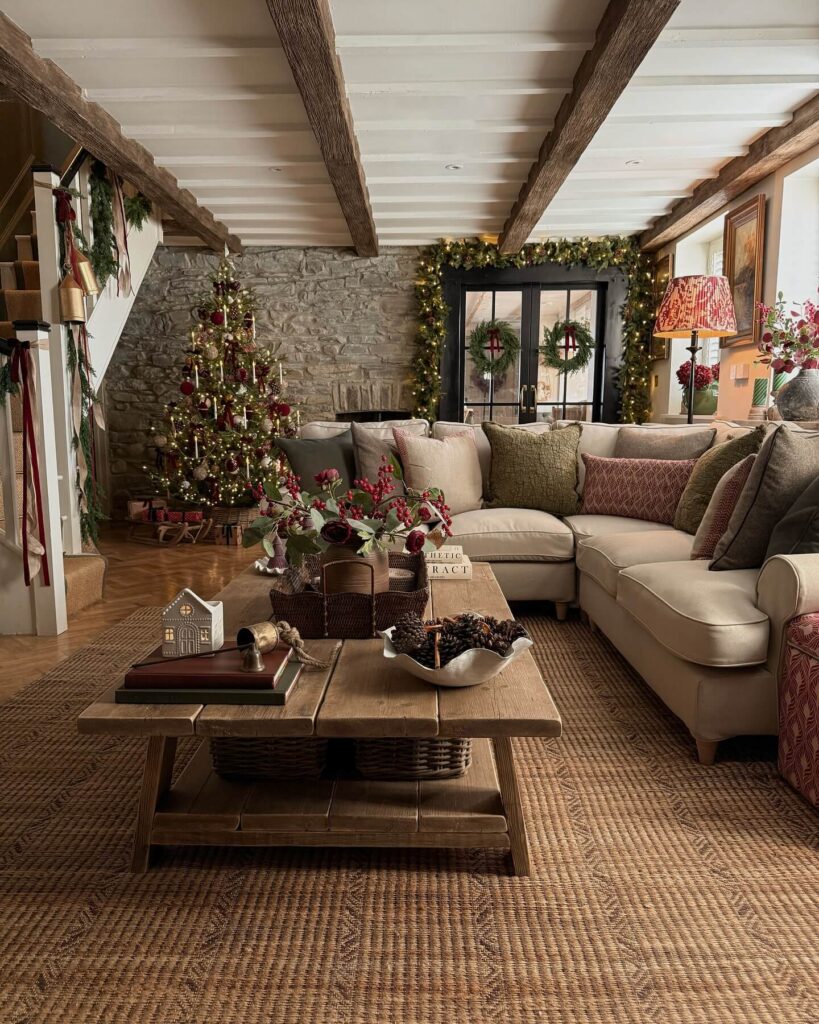 Christmas Living Room Ideas for a Festive Home 31