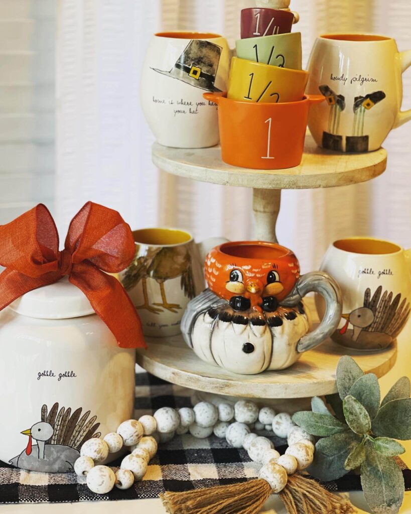 Tiered Tray Thanksgiving Ideas to Try Now 32