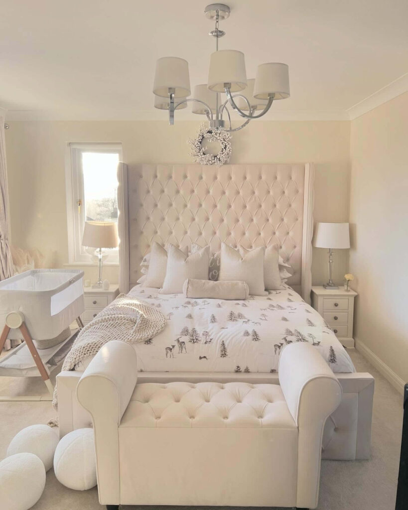 Christmas Bedding Ideas for a Festive Bedroom 33