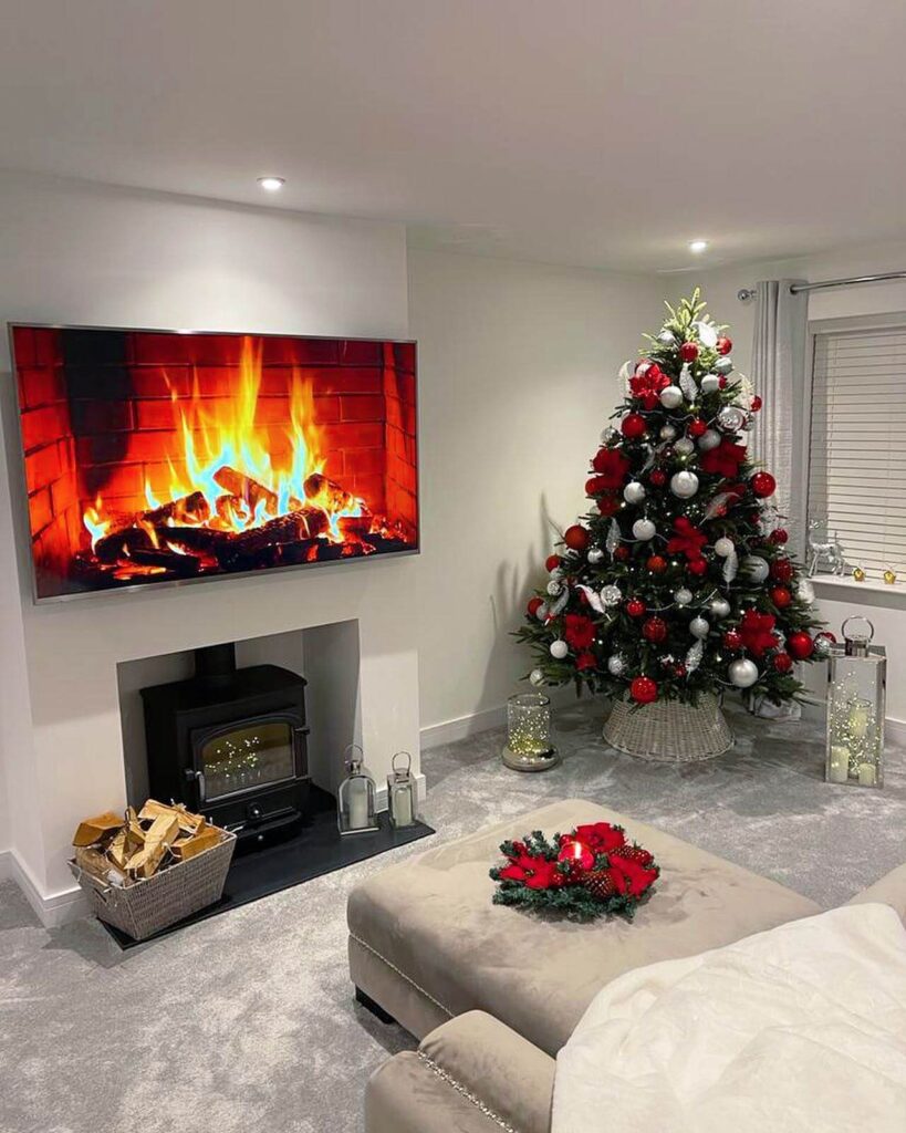 Glam Christmas Decor Ideas for a Luxe Look 34