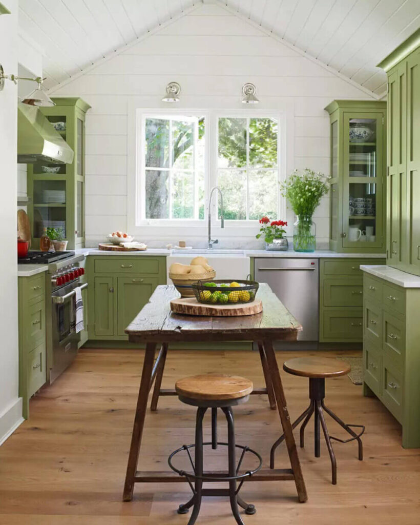 Trending Kitchen Cabinet Colors to Try Now 34