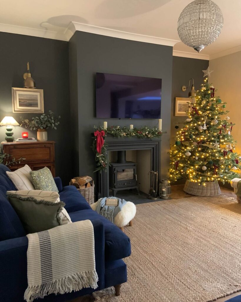 Christmas Tree Decor Ideas for Every Style 34