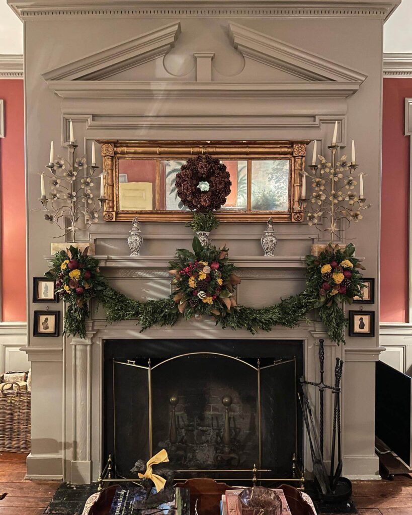 Christmas Mantel Decor Ideas to Try This Year 34