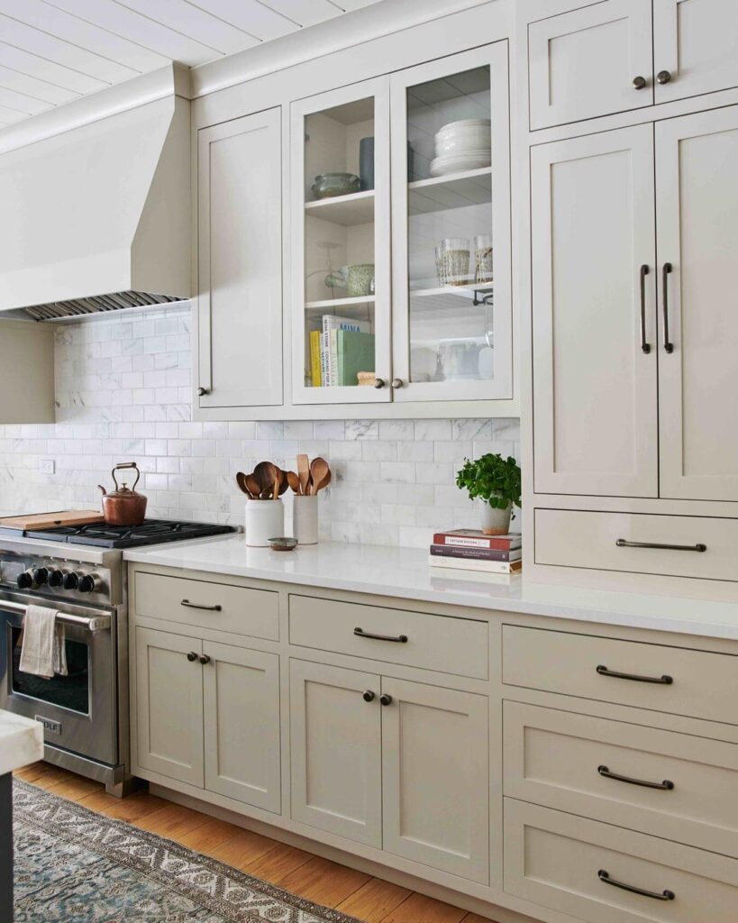 Trending Kitchen Cabinet Colors to Try Now 36