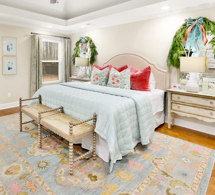 Christmas Bedroom Decor Ideas for Cozy Vibes 39