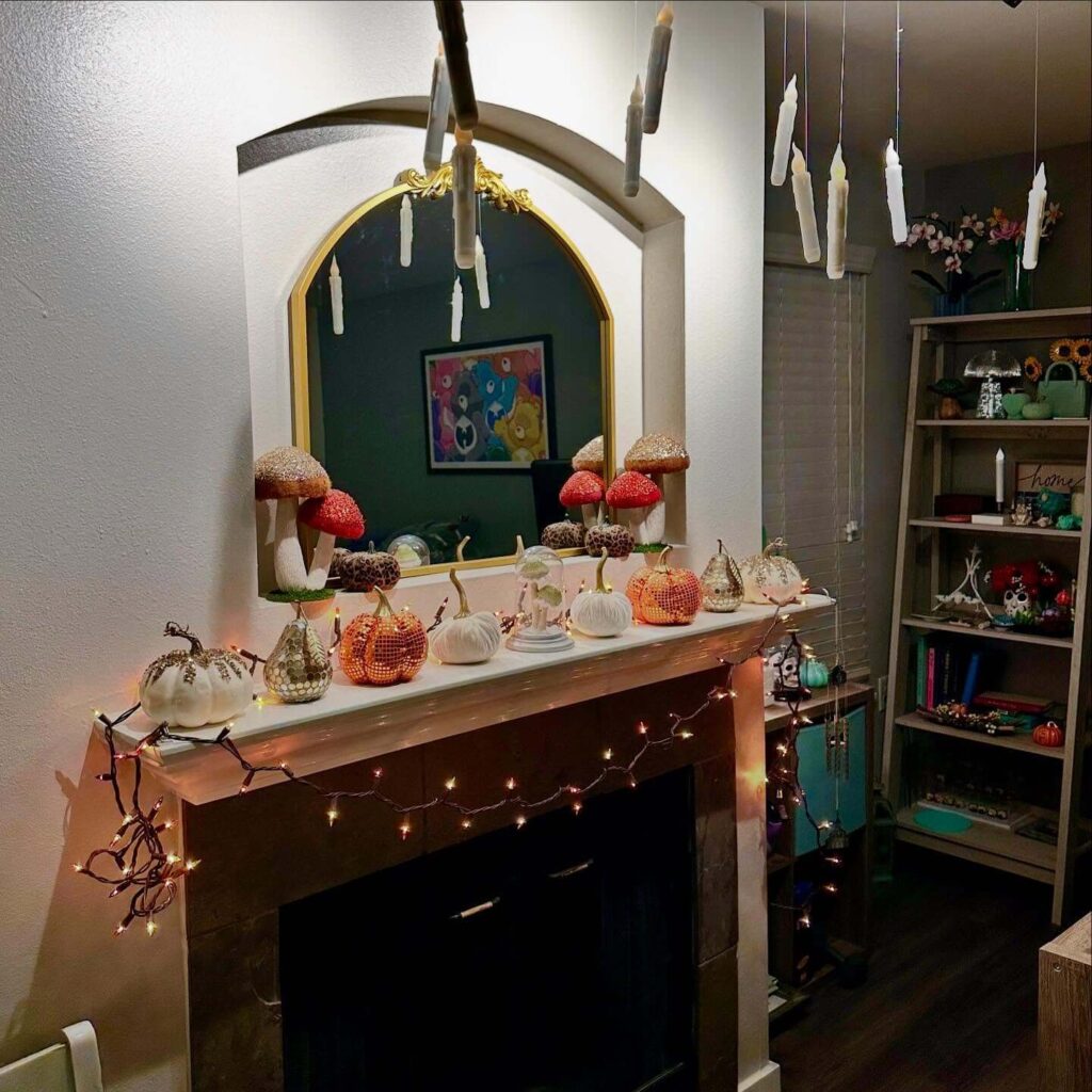 Thanksgiving Mantel Decor Ideas to Try Now 4